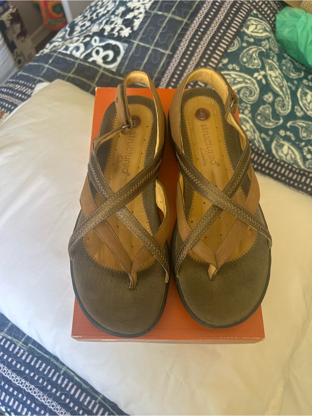 Clark’s Unstructured Nubuck Tan and Brown Leather Slingback Sandals, sz. 9